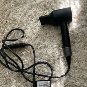 Dyson Supersonic Blowdryer